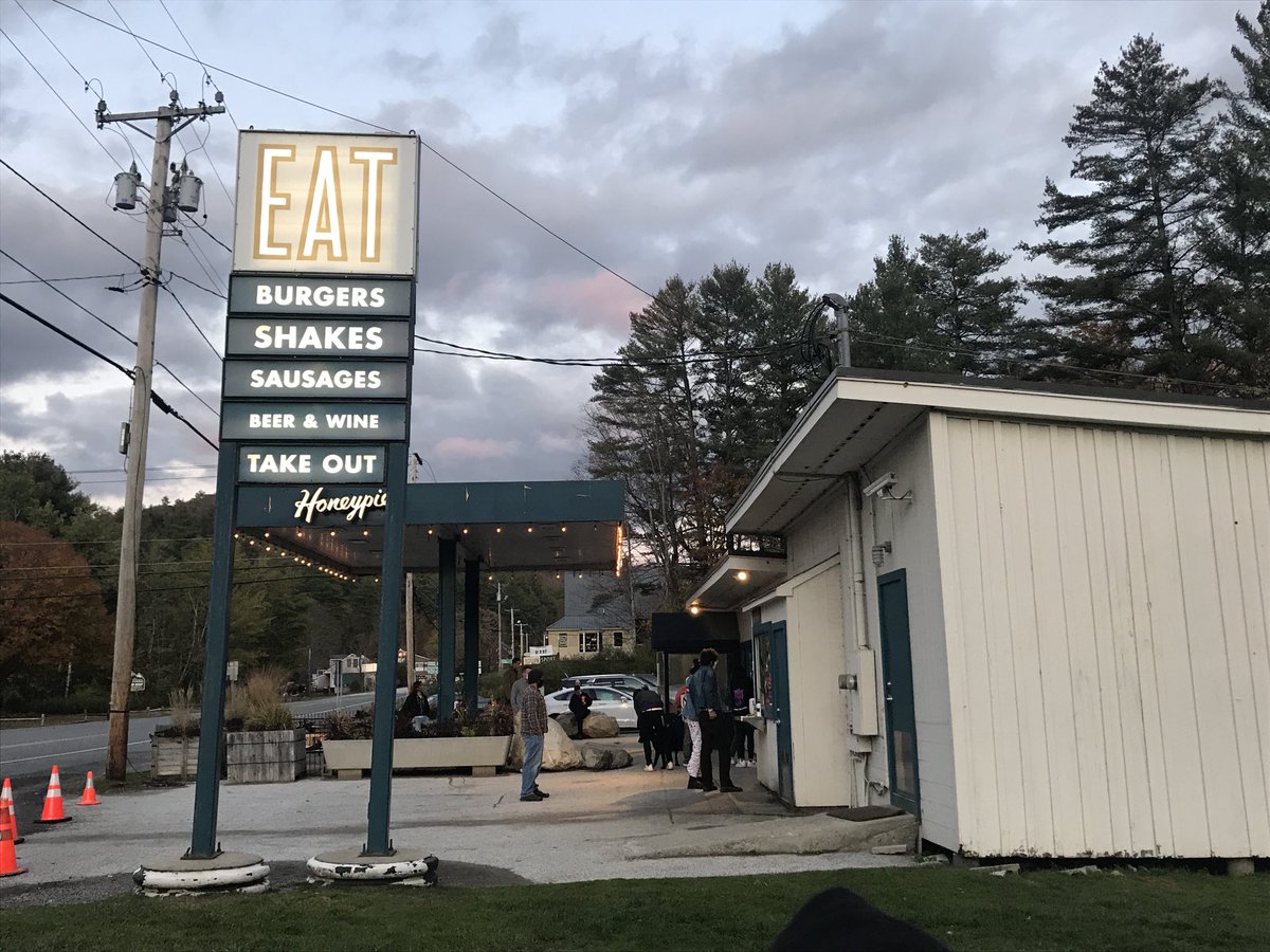 BlueFlyerFarm's tweet image. One of our favorite weekend activities is to  ⁦@eatathoneypie⁩.