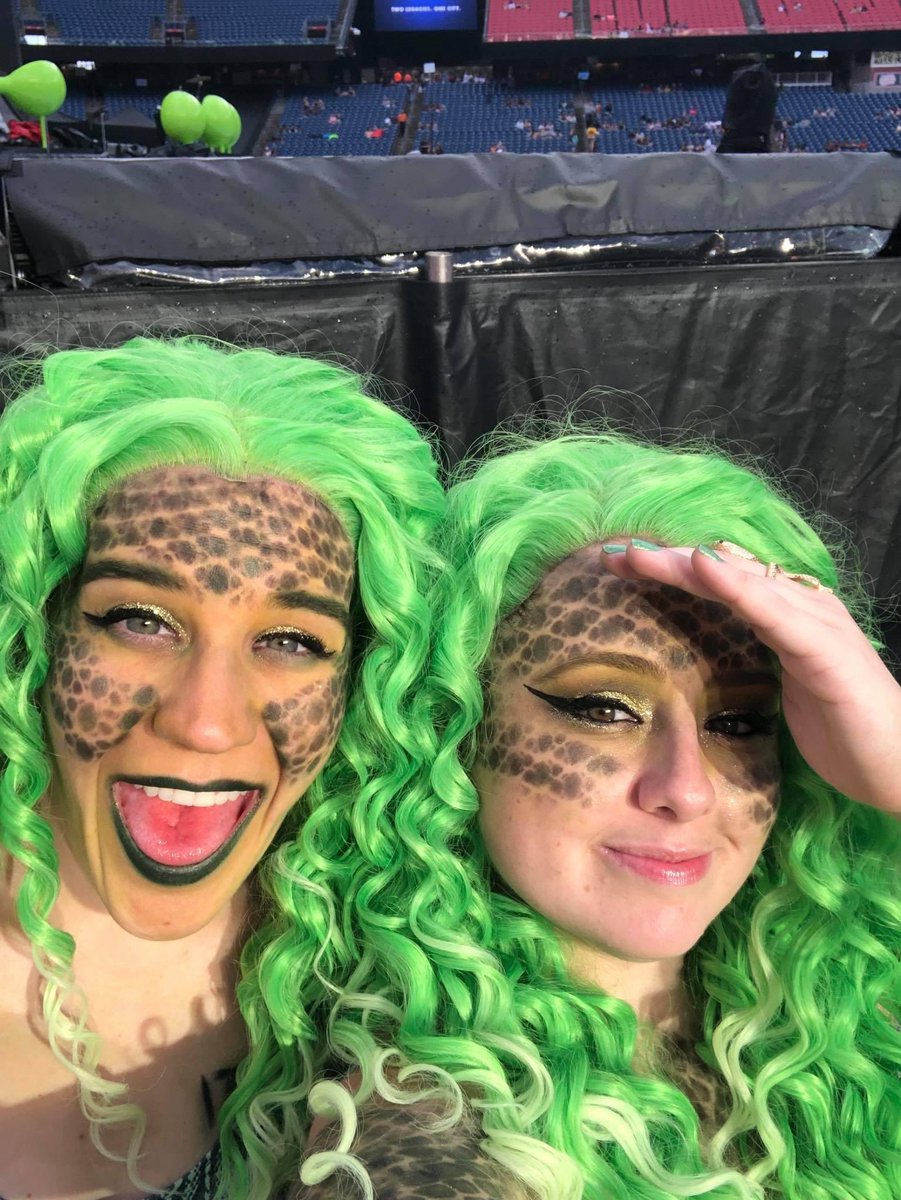 TKKSwiftie's tweet photo. On this day 3 years ago I was at the #RepTourFoxborough having the absolute best time of my life! @taylorswift13 @taylornation13 @GilletteStadium https://t.co/YtytdYANyw