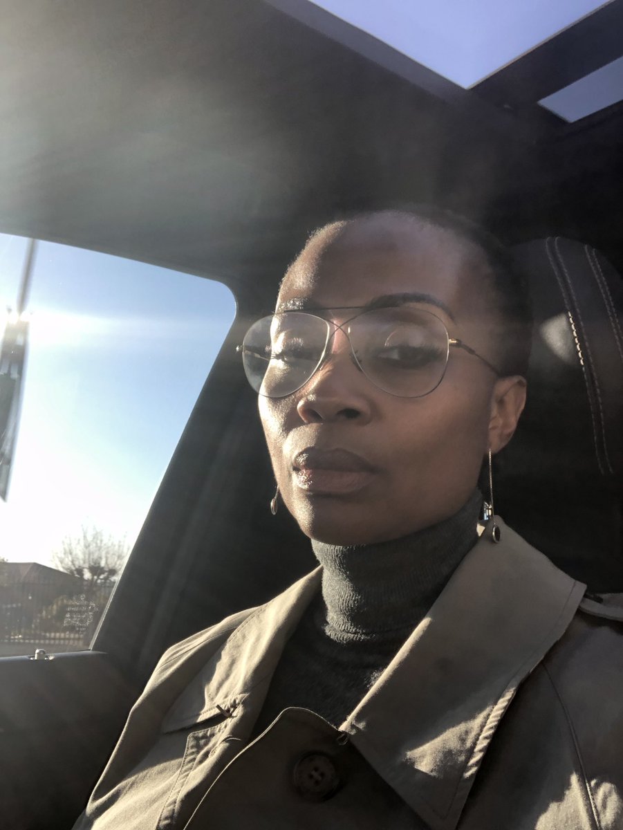 PeleMkhari's tweet photo. Looking beyond the darkness, we really need to create the light for ourselves beloveds. Don’t give up !
#Hope
#Vision
#PiercingLight
✨✨✨ https://t.co/mk7f0zOBKG