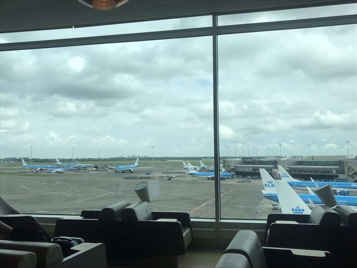 BettinaRezania's tweet photo. Day 895 walk at airports, happy to be home. #900daysofwalking #100daysofwalking #300crew https://t.co/UpwbkA2jrq