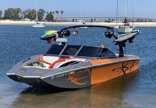 sd_checklist's tweet image. “Catch a vibe and come surf an endless wave behind a Wake surf boat! Tone your skills or Learn how to wake surf or wakeboard with a great crew and captain. 🛥 💦 Message for more details! #wakeboarding #wakesurfing #lessons @vibesdwatersports @sdchecklist