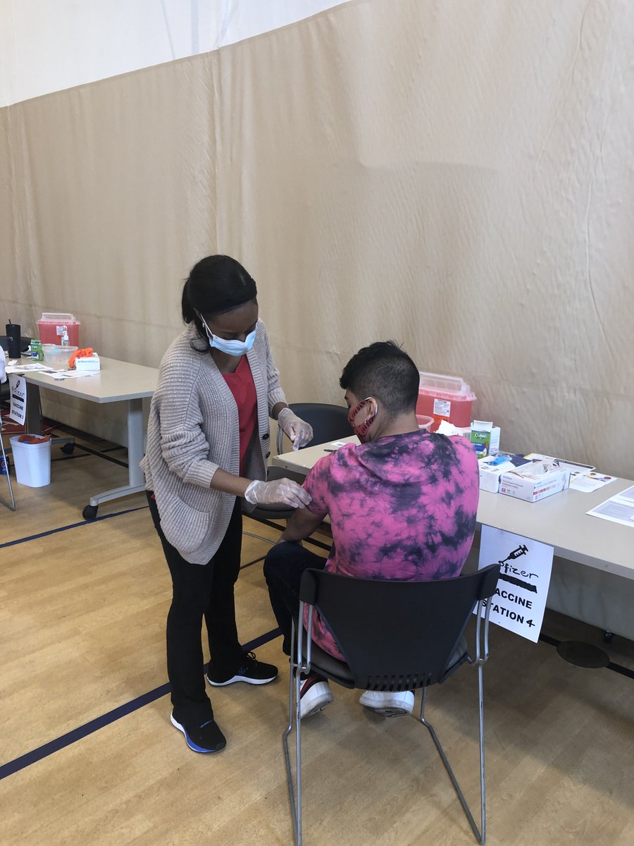 LewisUniversity's tweet photo. #LewisU nursing students Montrice Brown and Anasia Whitfield spent time educating others and distributing vaccinations at a #CovidVaccine clinic at Salvation Army in Joliet.

Way to make an impact in our community! https://t.co/IyYSrRos3J