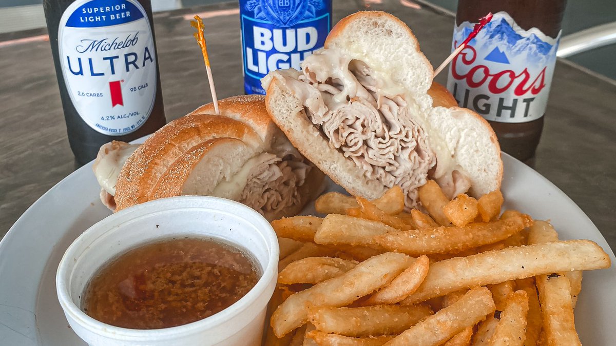 Nicks_Northeast's tweet photo. Tuesday Specials - check our Instagram for our deals today!
📍 Link In Bio!
#restaurant #bar #sportsbar #nicksroastbeef #foodie #roastbeef #nickscottman #philadelphiaeats #phillyfood #cottmanave #PhiladelphiaRestaurants #PhillyEats #PhillyFoods #cocktails #draftbeer #phillysports https://t.co/HM0pqoD44k