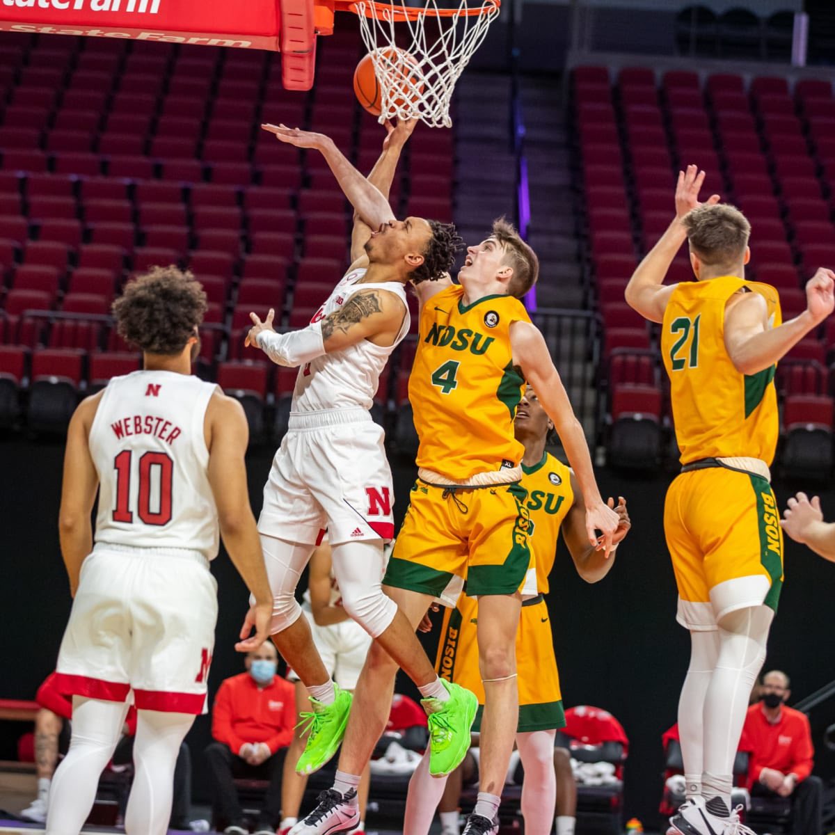 TonyOsburn9's tweet photo. Excited to announce i’ve received my second division one offer from North Dakota State University 🟡🟢 @CoachRichman @JoshSash @KyanBrown @vicwilli https://t.co/fXgg3YpspQ