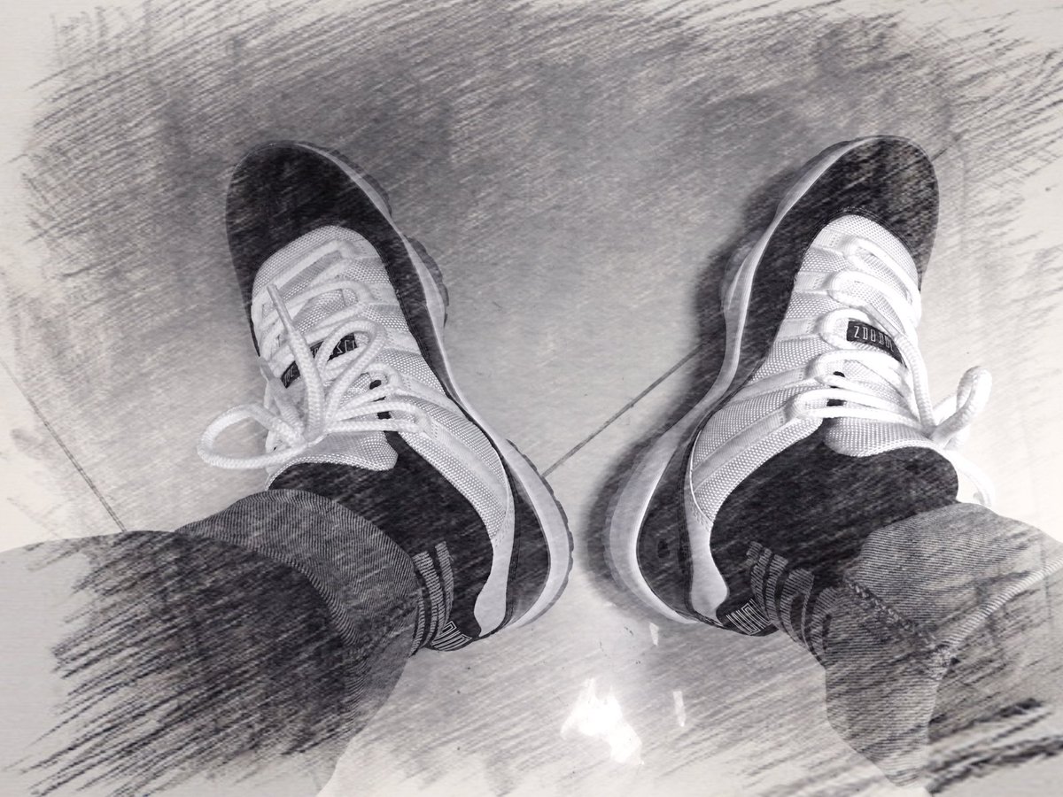 fangzhoupp's tweet photo. 晚安
#正装#AJ#篮球鞋#白袜 https://t.co/5tgNwwNoIz