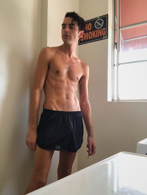 When that laundry room lighting hits just right https://t.co/llMaoO2H8Q