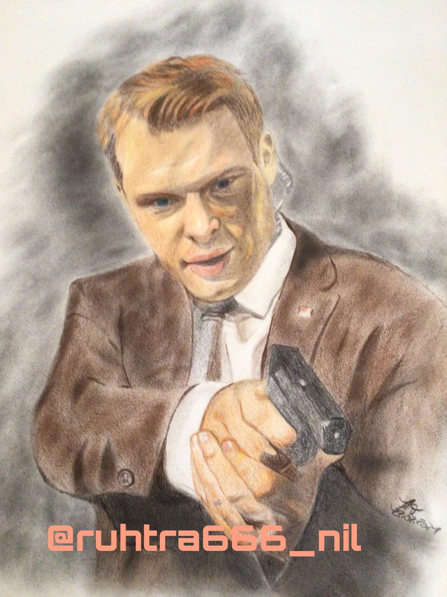 mandocrasy's tweet photo. Donnie is ready to go 😂 I've finally finished the #drawing. #favoriteagent #donaldressler #diegoklattenhoff in #TheBlacklist #portraitdrawing #pencilportrait #coloredpencil #twitart #ArtistOnTwitter https://t.co/DZhQiokNvV