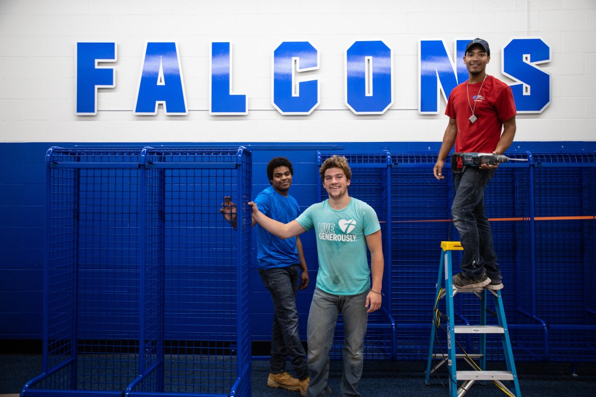 CUWisconsin's tweet image. WOW! The men&apos;s locker room is getting a facelift thanks to some generous gifts made by Catalyst Construction and other donors! Looking forward to seeing the finished product! @CUWFalcons