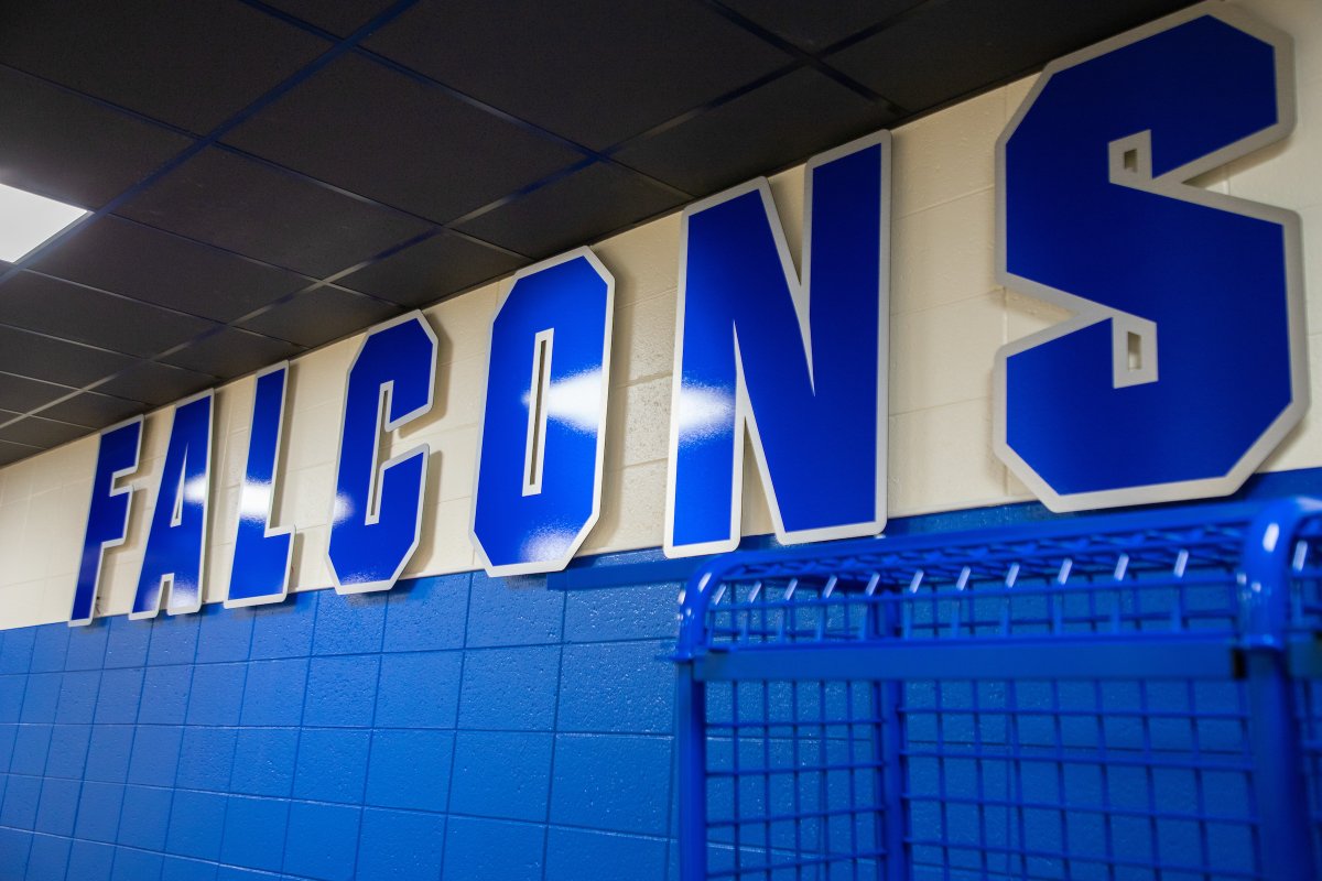 CUWisconsin's tweet image. WOW! The men&apos;s locker room is getting a facelift thanks to some generous gifts made by Catalyst Construction and other donors! Looking forward to seeing the finished product! @CUWFalcons