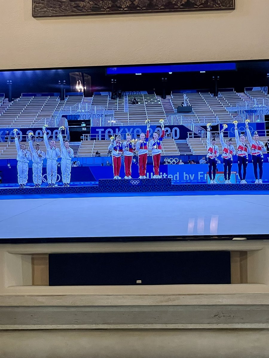RonBilesII's tweet photo. I’m so so proud of you women today!!! Each one of you should be VERY proud of yourselves. @ChilesJordan, @grace_mccallum2 , and @sunisalee_ y’all put one HELL of Show and fought your hearts out tonight. You ladies are THE TRUTH and represented country so well today!!! #TeamUSA https://t.co/ujzIHosAnC