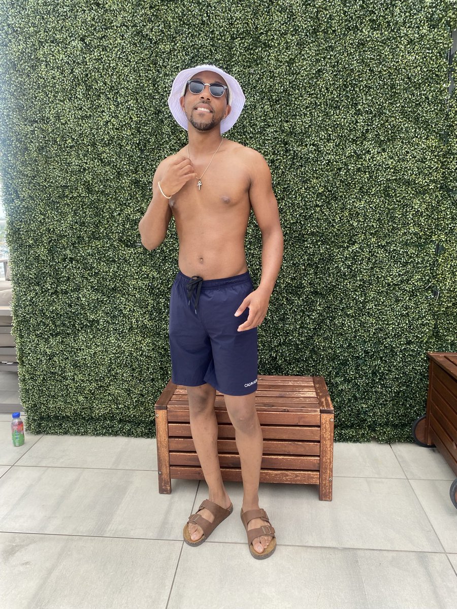 ColossalBias's tweet photo. I turned 22 today, can y’all show a little love? 😌 https://t.co/wovIRWR9kv