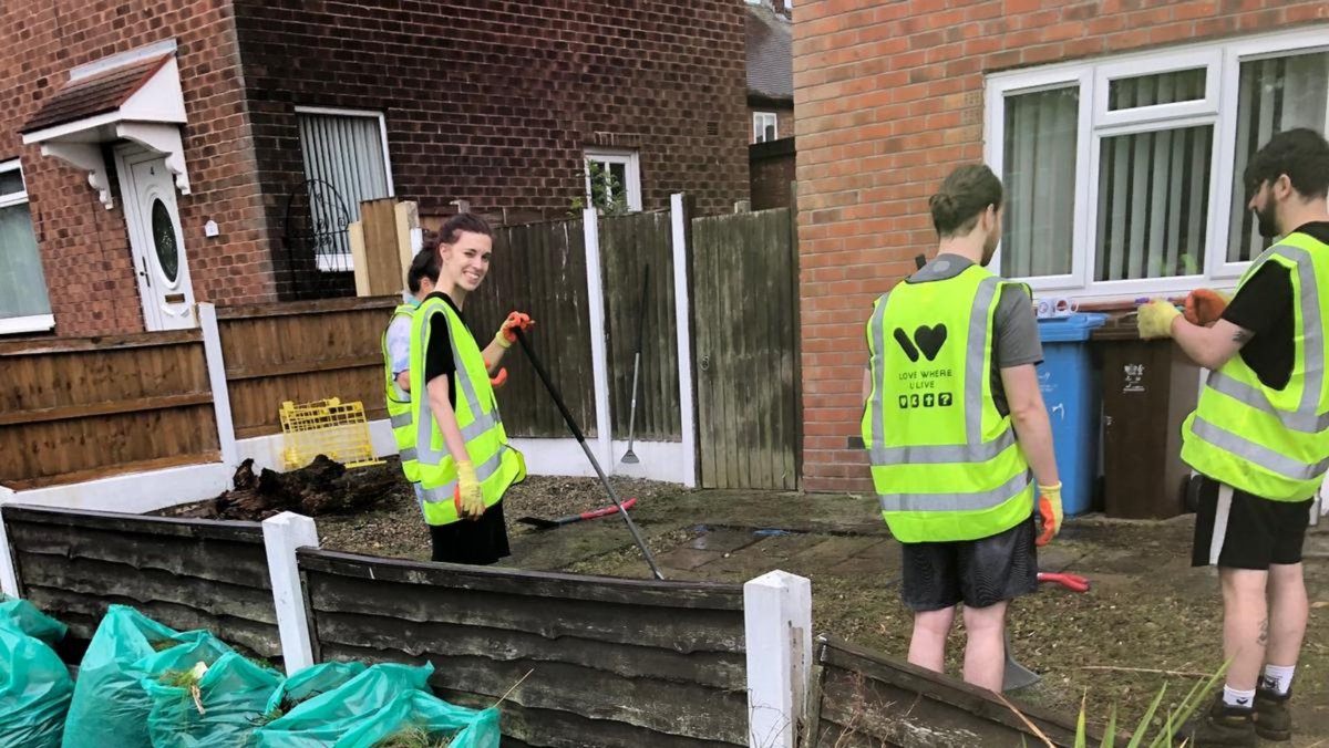 MessageTrust's tweet photo. From the stage to the streets! @weareamongst have been busy performing live music, tidying gardens and sharing the good news of Jesus in every opportunity for #LoveWythenshawe.

#WordAndDeed https://t.co/uA4lLDcBBF