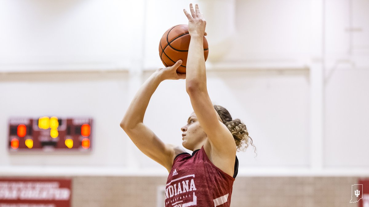 IndianaWBB's tweet photo. Making the most of the offseason ⚪️🔴

#iuwbb | #DoTheWork https://t.co/Jf5pNqmHmO