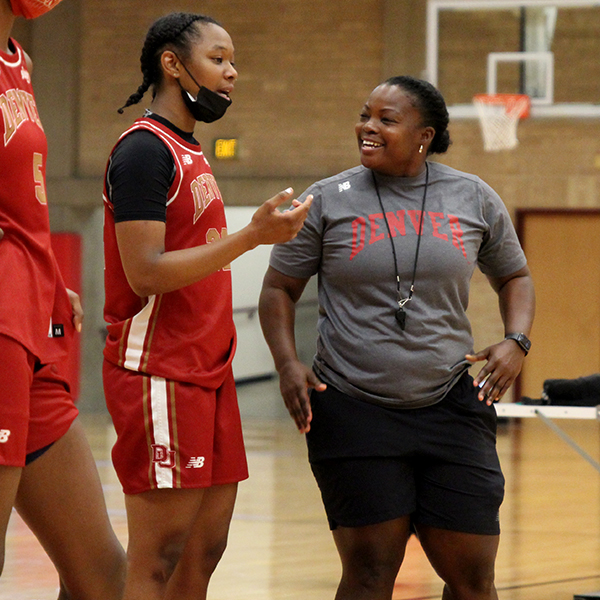 DU_WHoops's tweet photo. We're all SMILES to start the week 

#yourCRAFT #PioneerTogether https://t.co/3HLiGTpBhs