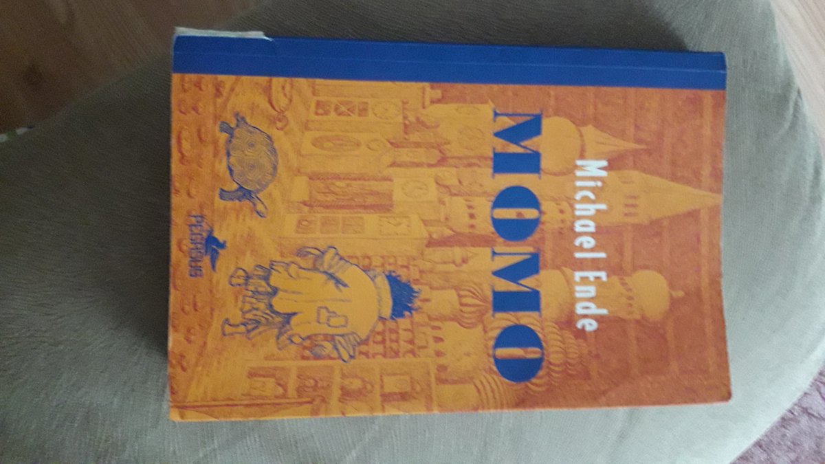 #SonOkuduğumKitap ben efe 11 yaşındayım  son okudugum kitap momo