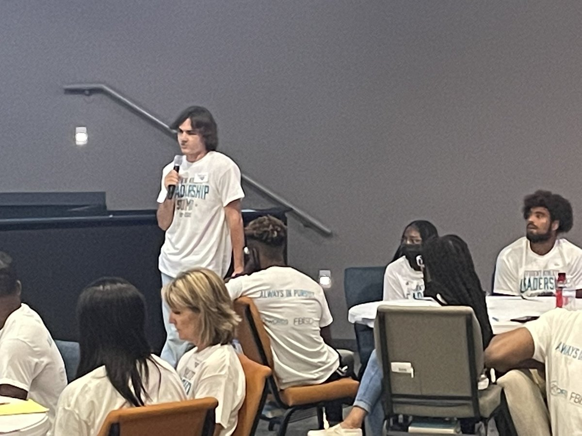 Coach_LaFavers's tweet photo. @walkeraycock sharing his group’s thoughts on how to be a better leader and what/how does a leader do/think! @MackeySpeaks #FBISDLEAD @FBISDAthletics https://t.co/sSb0DFWhRS