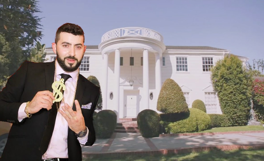 QuicksandGM's tweet photo. 🏡WE BOUGHT A HOUSE💰

⭐LIVE 1200PM-500PM EST⭐
https://t.co/nIxB5ODn7p

#PickleQuick #GreenSuit #GreenScreen #LiveStream #SmallStreamer #SupportSmallStreamers #TwitchClips #Twitch #TwitchStreamer #TwitchGaming #TwitchGamer #TwitchLive #NowLive https://t.co/rGqXUkihEQ