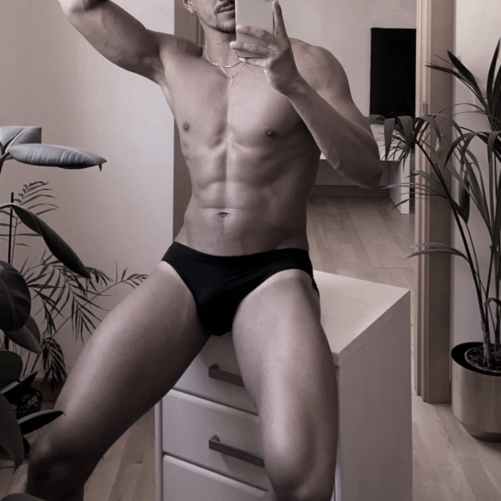 𝑩𝑶𝑵𝑬 𝑫𝑨𝑫𝑫𝒀 🦴 (@bloodynightmvre) on Twitter photo 