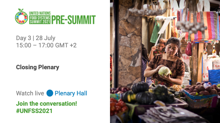 A woman inspects produce at a street market.  TEXT: UN Food Systems Summit 2021. Pre-Summit Day 3, 28 July, Closing plenary - 15:00-17:00 GMT+2. Watch live in the Plenary Hall.
