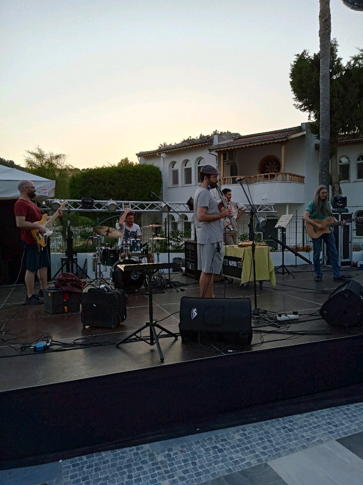 #Retrobüs #Mersin #AltınOrfozHotel #Konser #CanlıMüzik #Silifke #Susanoğlu #Erdemli #Tarsus #Temmuz #Doksanlar #Seksenler #Yetmişler (@ Altınorfoz Otel in Mersin, Turkey) swarmapp.com/c/iLPYJLYwL9j