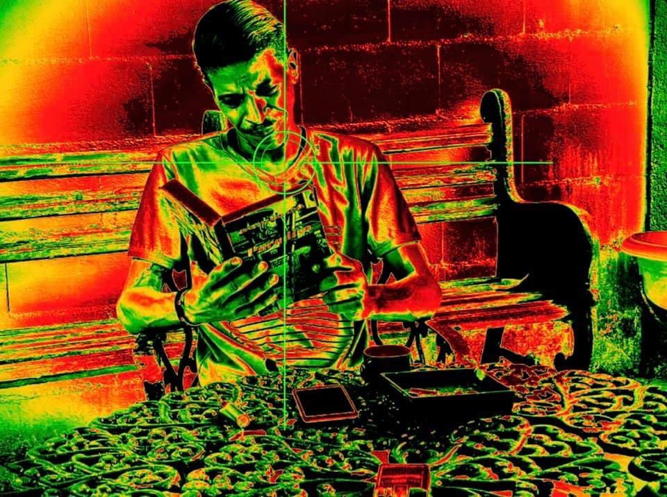 Lara Crofs39 tweet media