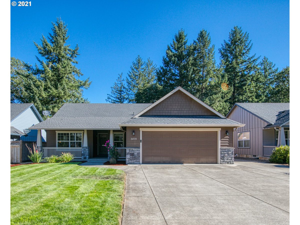 RealtorTiffJ's tweet photo. I am looking for a buyer for 24723 HUNTER AVE #Veneta #OR  #realestate https://t.co/niid4p3NrW https://t.co/GwGXhiwLhf
