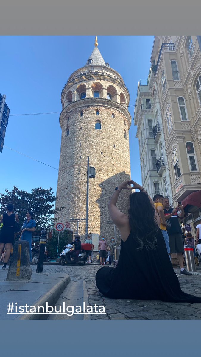 asimavi061's tweet photo. #İstanbul #galatakulesi 🖤 https://t.co/L3OB4KJg7l