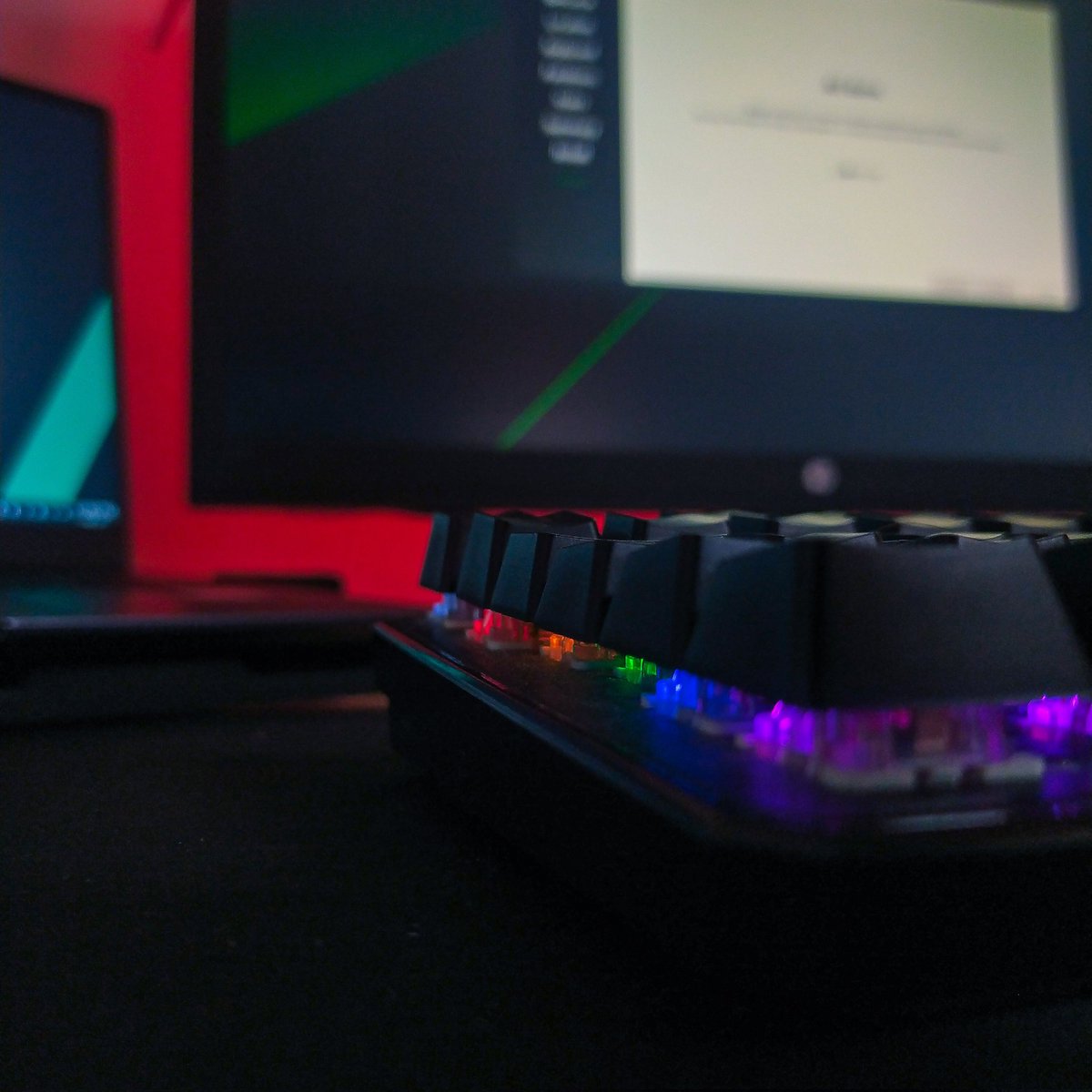 Carlos_webdev's tweet photo. Backing to Manjaro OS 🐧
One month on Pop OS. It's a nice distro but i missed #manjaro ! 🤪 https://t.co/oHx3fBtFDD