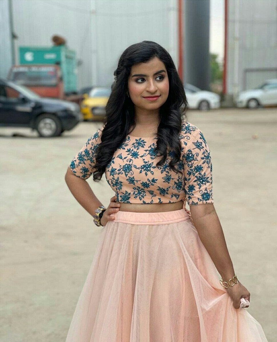 KollywoodCinima's tweet photo. People Favorite Star @sivaangi_k 

#Sivaangi #KollywoodCinima https://t.co/0m7Cn1JCkq