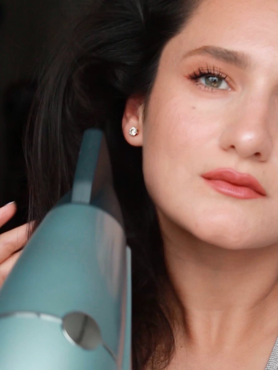 Love it when a blowout gives you the perfect hair every time! The <a href="/ConairBeauty/">Conair Beauty</a> SmoothWrap does it all for me ❤️
#wrapitup #ivebeenwrapped #contest #complimentary @conairbeauty <a href="/Influenster/">Influenster</a>