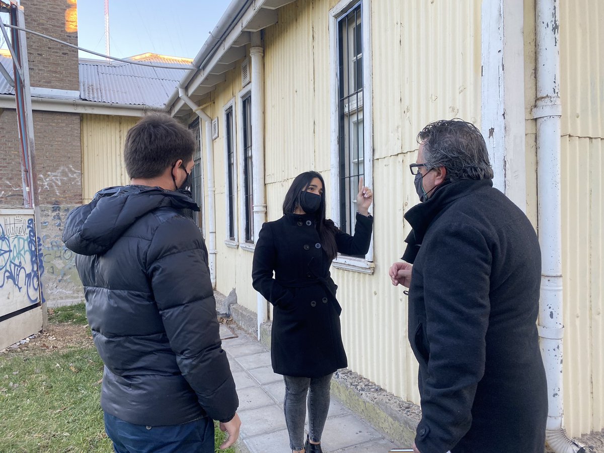 MinGobiernoRN's tweet photo. #RegistroCivil 📲| El ministro, @RodrigoButeler anunció que con una inversión que supera los $3 millones, Provincia pondrá en valor el histórico edificio del Registro Civil de #Cipolletti. 

✅Más info: https://t.co/jOasDuuSGt https://t.co/x5q9zzT0z8