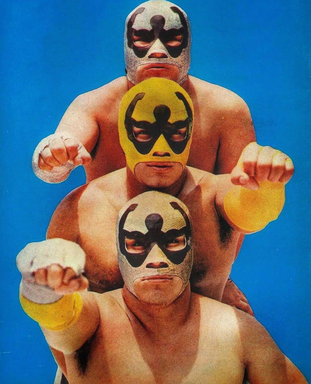 Lucha Libre Y Ya on Twitter: "¡Reunidos en la Arena Celestial! Los  Alvarado: Brazo de Plata, Brazo de Oro y El Brazo. #FotoDelRecuerdo  https://t.co/NAXGtA6ajm" / Twitter