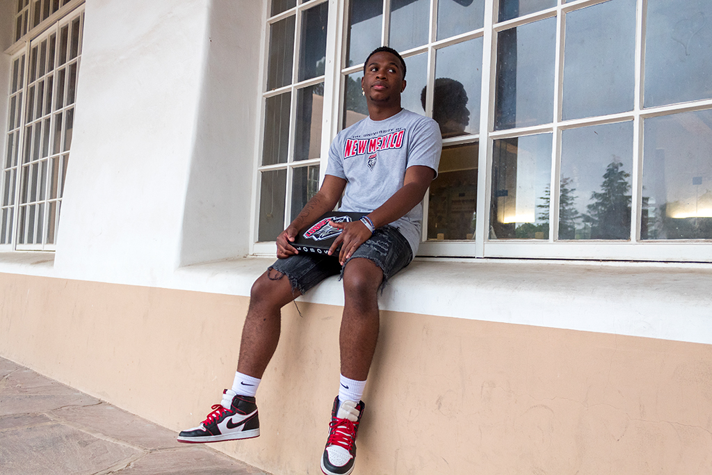 UNMBookstores's tweet photo. 🐺 Hey Lobos, we can't wait to see you this fall in your lobo wear. Come see our selection of apparel in-store or online.
👉 Shop apparel here: https://t.co/avGrWzsUEn
#LoboWear #RepUNM https://t.co/3SEvM5U7Bi