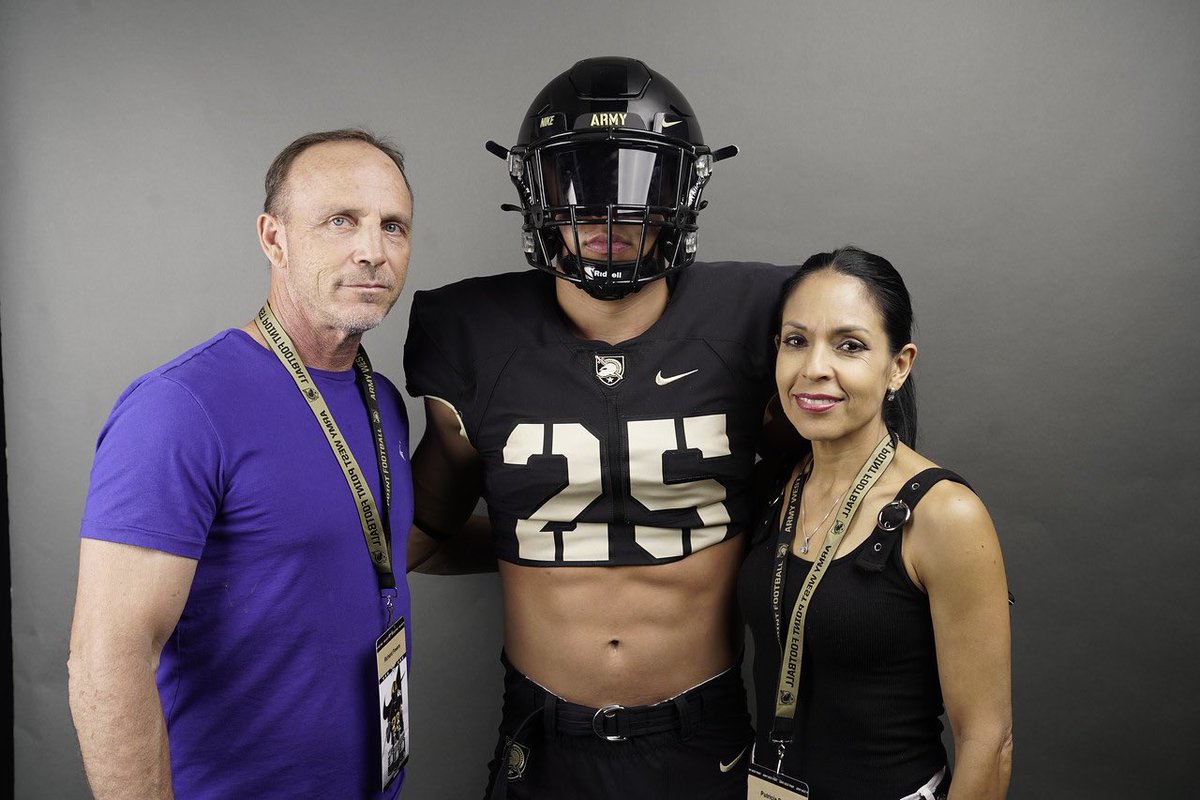 StevenPowers_23's tweet photo. Great official visit this weekend at Army West Point! I appreciate the coaches and staff for showing me a great time! @ShielWood @CortBraswell @CoachJeffMonken https://t.co/ZHAlCH4o5r