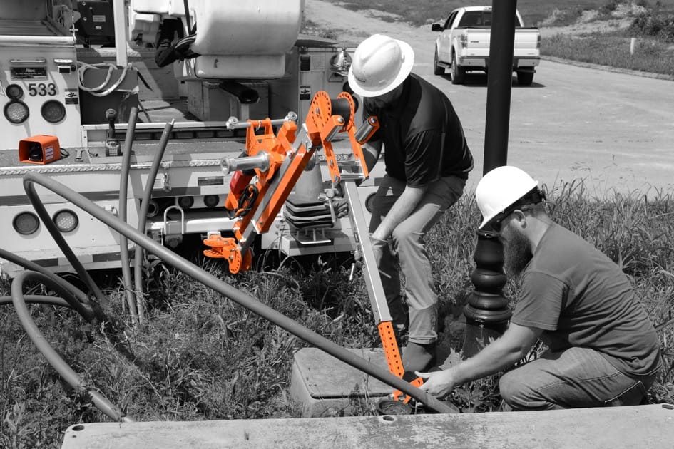 itoolco's tweet image. With a full line of receiver hitch compatible pullers, iTOOLco ensures that no matter the job - we are the best solution. #wirepulling #sparky #worldofelectricians #construction #electricians