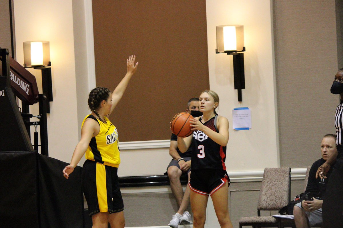 RileySanz's tweet photo. 2 Last AAU tournaments this summer โ
Had a great time! Time to get back to work๐ #abafam https://t.co/qVqnzJPVDw