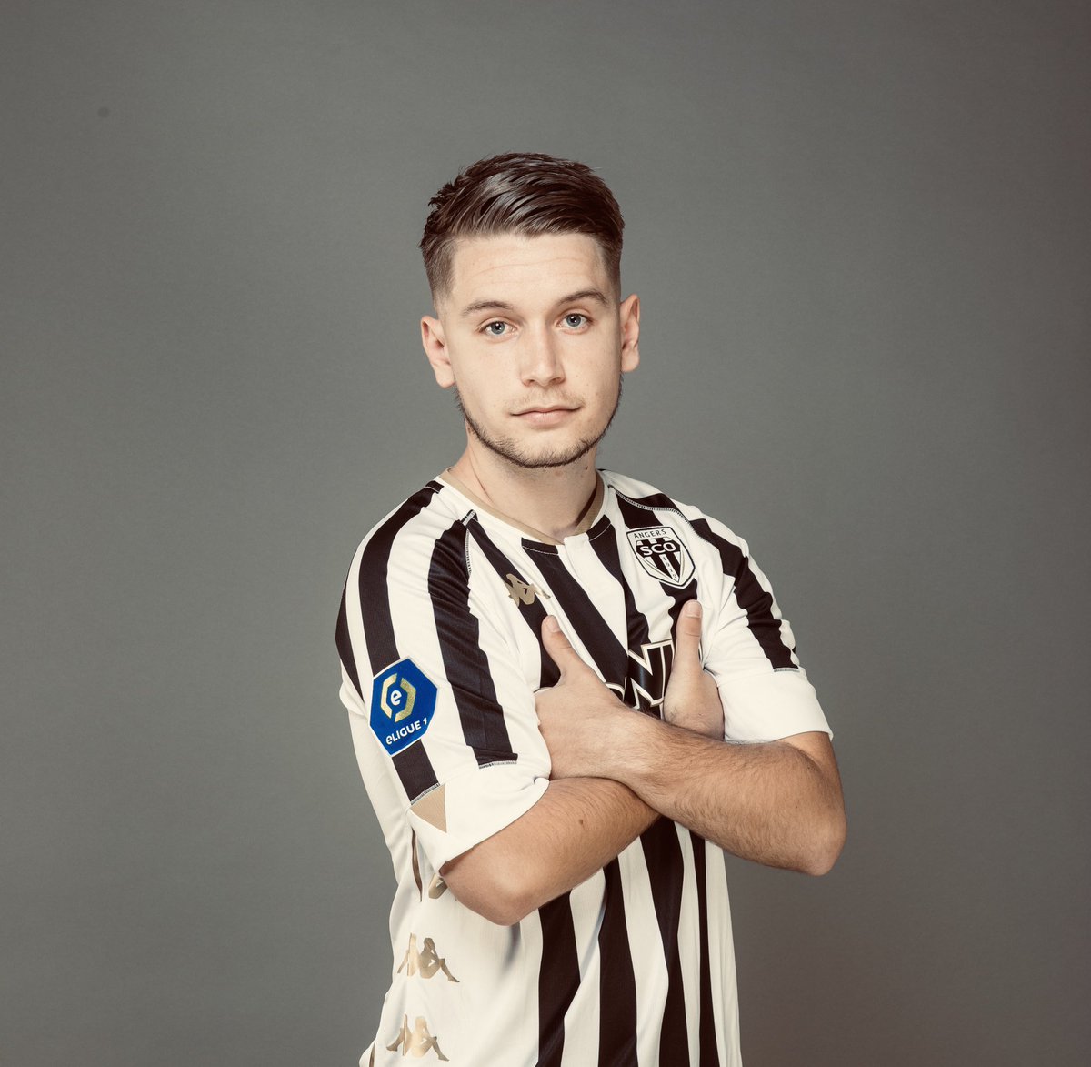madriilenoo's tweet photo. En accord avec @Slide_Esport je suis à l’écoute de propositions pour #FIFA22 
Palmarès :

🏆 - Champion Draft @e_LIGUE_1 🇫🇷
🏆 - Champion d’occitanie
      - eClub World Cup Playoffs
      - Top 33🇪🇺 FGS1 
      - Top 64🇪🇺 FGS4 
      - 7ème 🇫🇷 et 103 🇪🇺 sur la saison 

#RT svp🙏 https://t.co/KidTqQPO6b