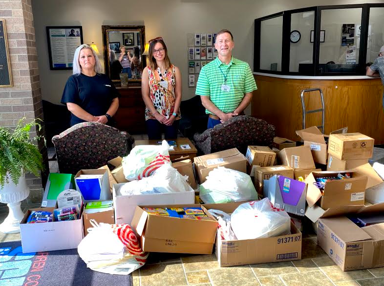 WarrenCoSchools's tweet photo. A big THANK YOU to Bowling Green Metalforming for the company's generous donation of school supplies! #wcpsleads https://t.co/w0oPm4qS35