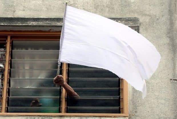 #Myanmar citizens are now afraid of raising a yellow or white flag from their houses for fear of identifying themselves as potential targets &amp; getting into trouble with the #military. This despite their desperation for food &amp; medicine. #WhatsHappeningInMyanmar