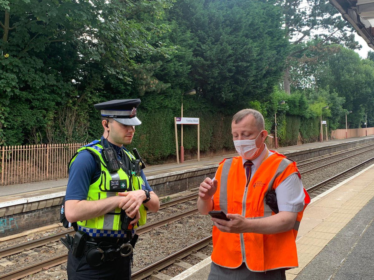 Do you use the #ShakespeareLine regularly?

PCSO Stewart is working with staff on the route to maintain a safe environment for those who travel on these services, which run between Birmingham and Stratford.

Learn more: friendsl.org.uk/community-stat…

#Text61016 to report crime & ASB