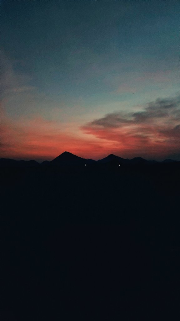 priyankranjan's tweet photo. I feel really blessed ........can't even express my feelings it felt like something magical 💫
#sunset #magical #photographers #photoediting #Colors #sky #NaturalBeauty #NaturePhotography https://t.co/GMSYjFHI5Z