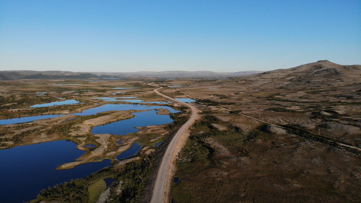 allanklo's tweet photo. Har farta rundt i både øst og vest i dette fantastiske fylket de siste dagene. Børselvfjellet glitret under sola i går. #Finnmark https://t.co/J04vDRKubW