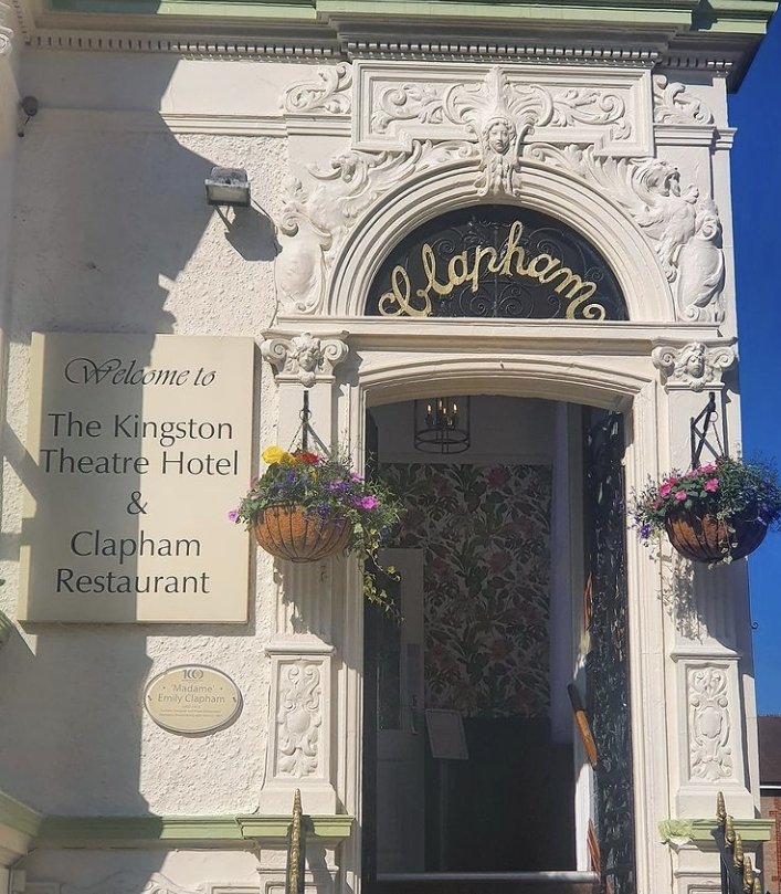 kingstontheatre's tweet photo. Welcome to The KTH 💕
#thekingstontheatrehotel #Kingstontheatrehotel #kingstonsquare #kingtonuponhull #hull #hulltourism #hullcation #cityofhull #citybreak #cityofculture #dineout #hotels #boutiquehotel #yorkshirehotel #Restaurant #Yorkshire #staycation #visithull #kth #hotels https://t.co/kLIzUlwm2L