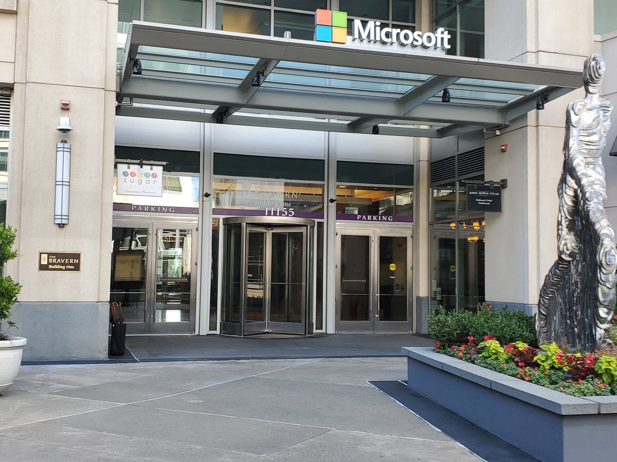 mtuip's tweet photo. Another day at the office #msftlife https://t.co/RqFvQ6YqaR
