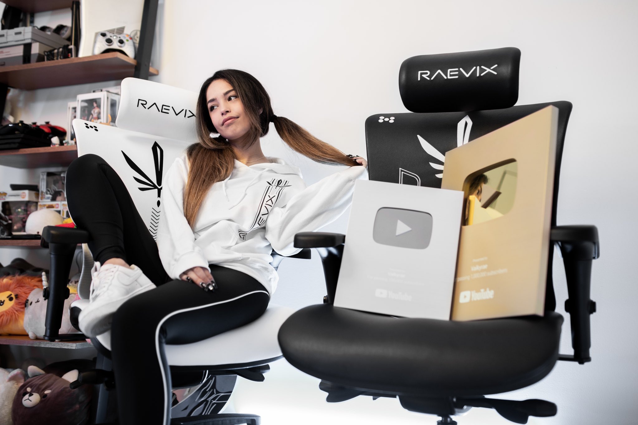 mavix gaming chair valkyrae