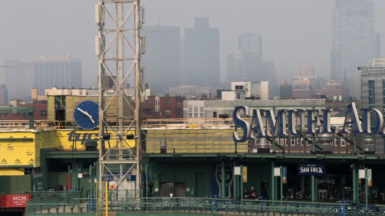 BostonDotCom's tweet photo. Readers: Send us your hazy photos from the western wildfire smoke https://t.co/aoCSxmhvGl https://t.co/mSZSLzm4tO