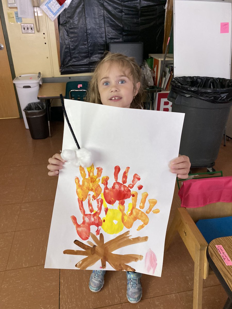 MissCVasquez's tweet image. This week we’re going camping!⛺️ Come join us on our adventure! @BMcClelland24  #esy21 #smorefun