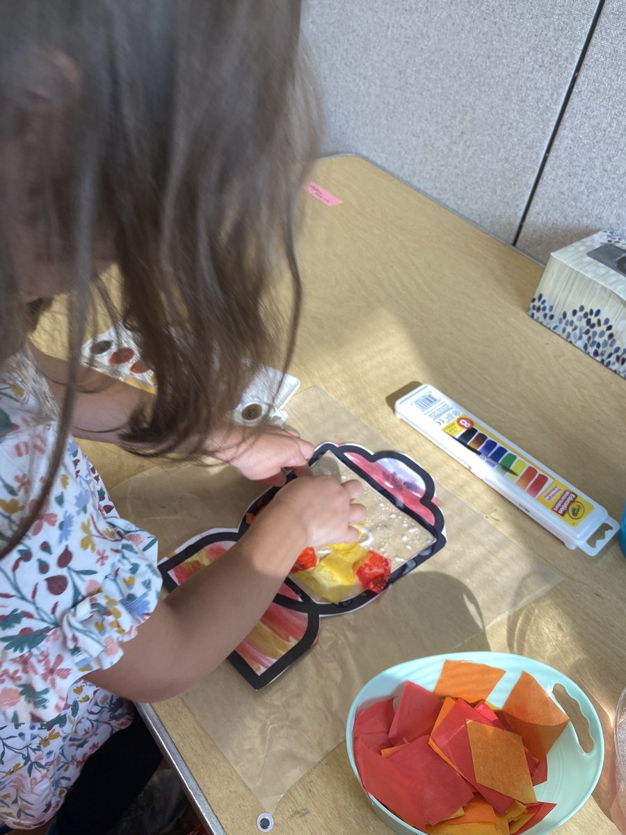 MissCVasquez's tweet image. This week we’re going camping!⛺️ Come join us on our adventure! @BMcClelland24  #esy21 #smorefun