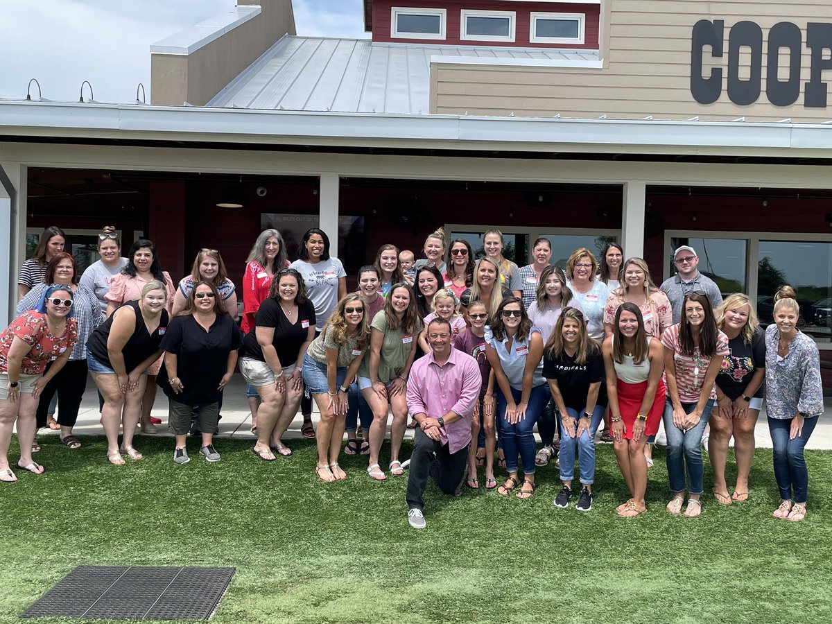 csouthard96's tweet image. Thank you @sc_elementary staff for the warm welcome today and thank you @CoopersBBQAggie for hosting us! It’s going to be an awesome year!!  #cardinalconnection
