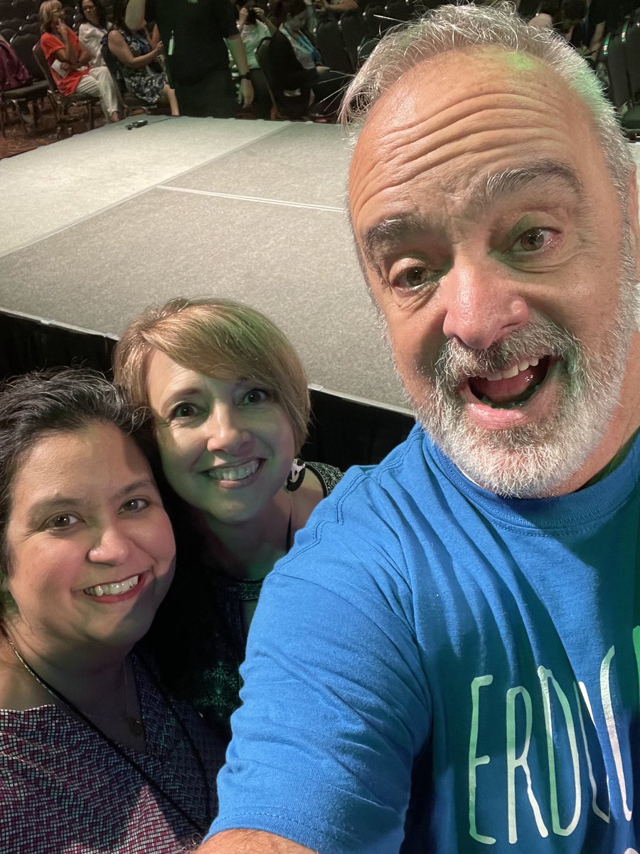 R4_Suzanne's tweet photo. Thrilled to be at #TEKSCON21 with @gerrybrooksprin and @sanabrennan and our #R4TEKSRS team! https://t.co/Ja9EZPUilU